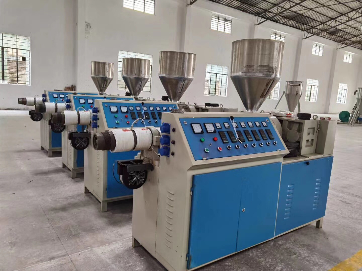 注塑機(jī)電磁加熱 注塑機(jī)電磁加熱