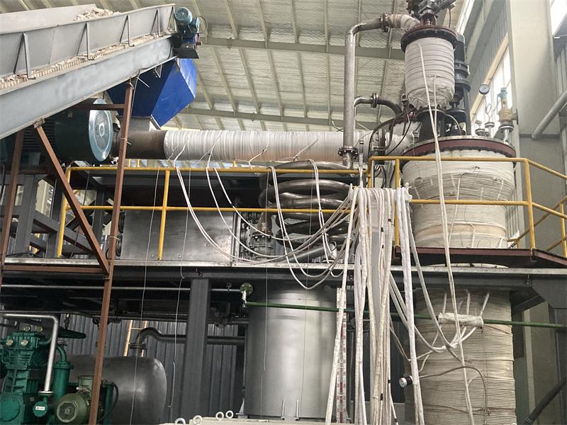 什么樣的廢塑裂解煉油加熱裝置，竟然需要十幾萬(wàn)一套？.jpg